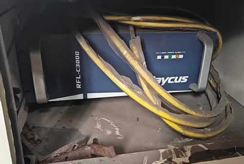 Лазерная сварка Raycus RFL-C3000S загорелся индикатор alarm проволока и газ идут а лазер не работает