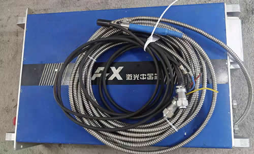Продается лазерный источник Maxphotonics (MAX) MFSC-800L 800Вт БУ