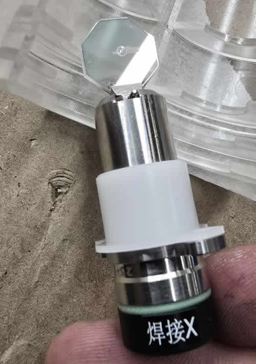 Пистолет лазерной сварки Relfar FWH30-DS10E-V3 Сгорают зеркала и греется ручка