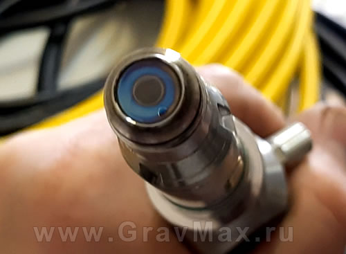 Полировка кристалла QBH коннектора лазерного источника Maxphotonics MAX MFSC-3000